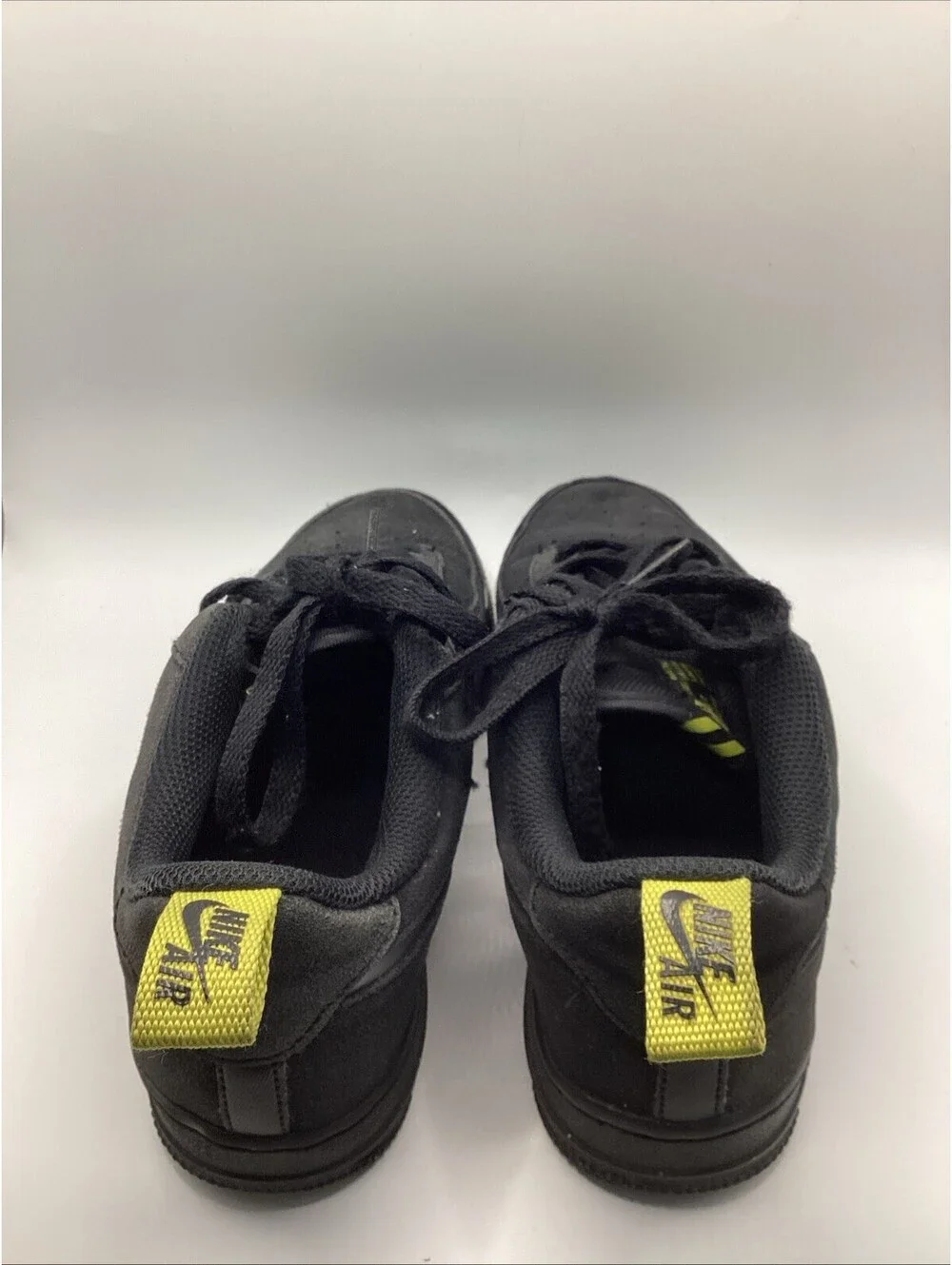 Size 4 (GS) - Nike Air Force 1 Low Cut Out Swoosh - Smoke Grey